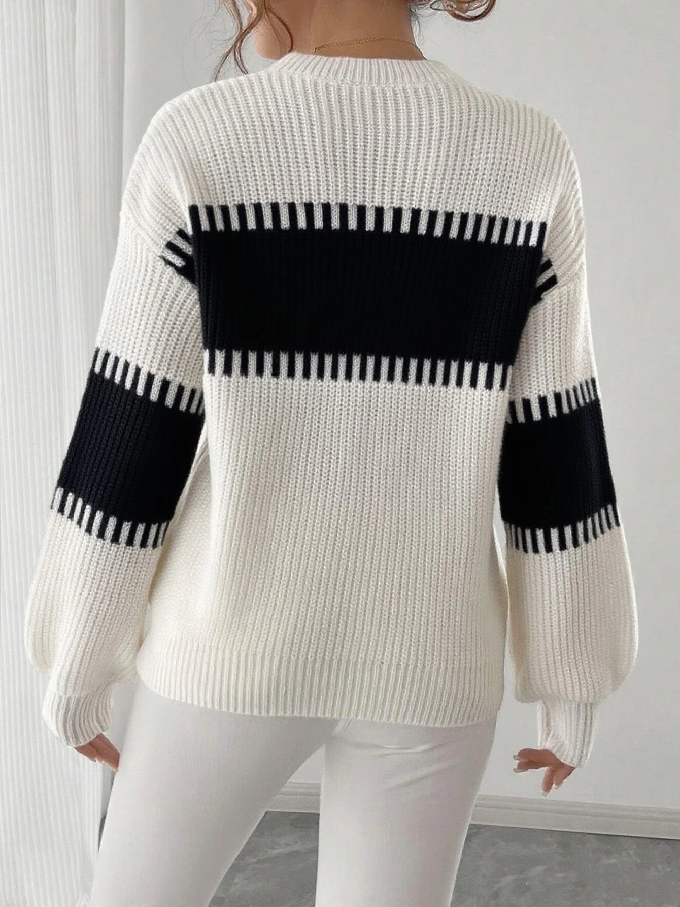 Women's Knit Sweater Top, Round Neck, Casual & Elegant