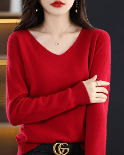Women's Loose V-Neck Sweater Made of Pure Wool